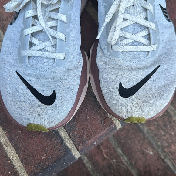 Women’s Nike invincible 3 size 9.5 - Picture 9 of 11